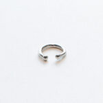 ear-cuff-liso-plateado.jpg